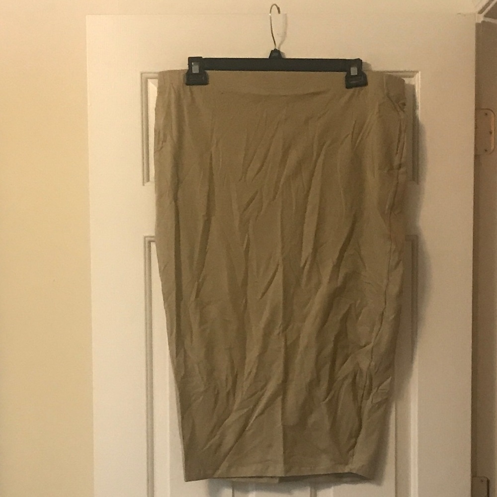 💛Plus Size Tan Pencil Skirt💛 - Picture 3 of 3